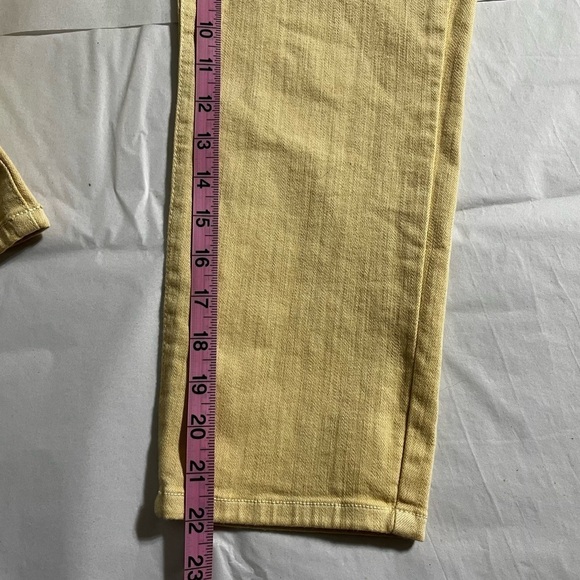 Just USA
Lola Button Up Skinny Jean Capris
Yellow - 29P - Picture 7 of 7